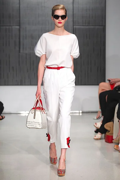 Look 18